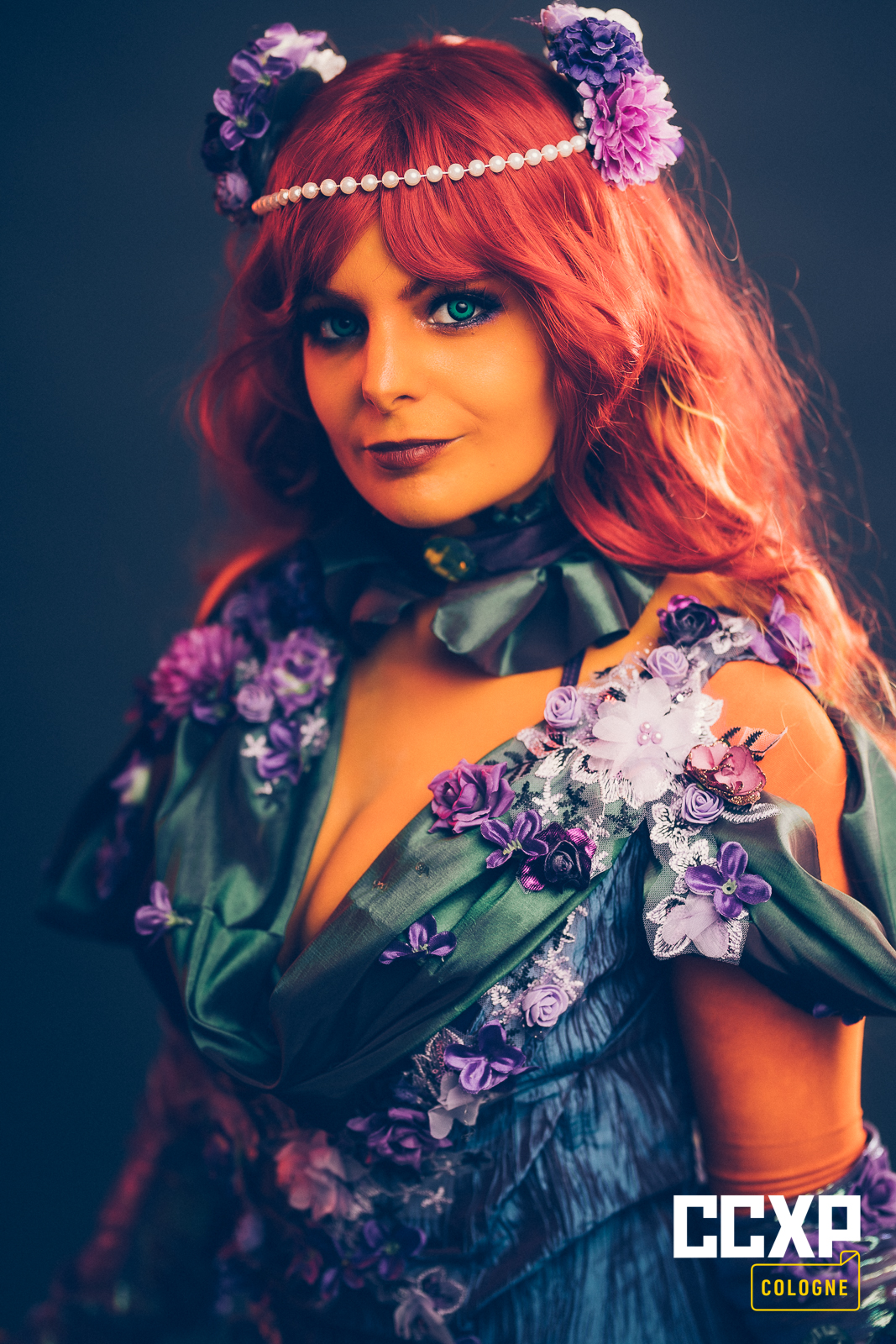 Creepy Princess Cosplay – Starfire – DC