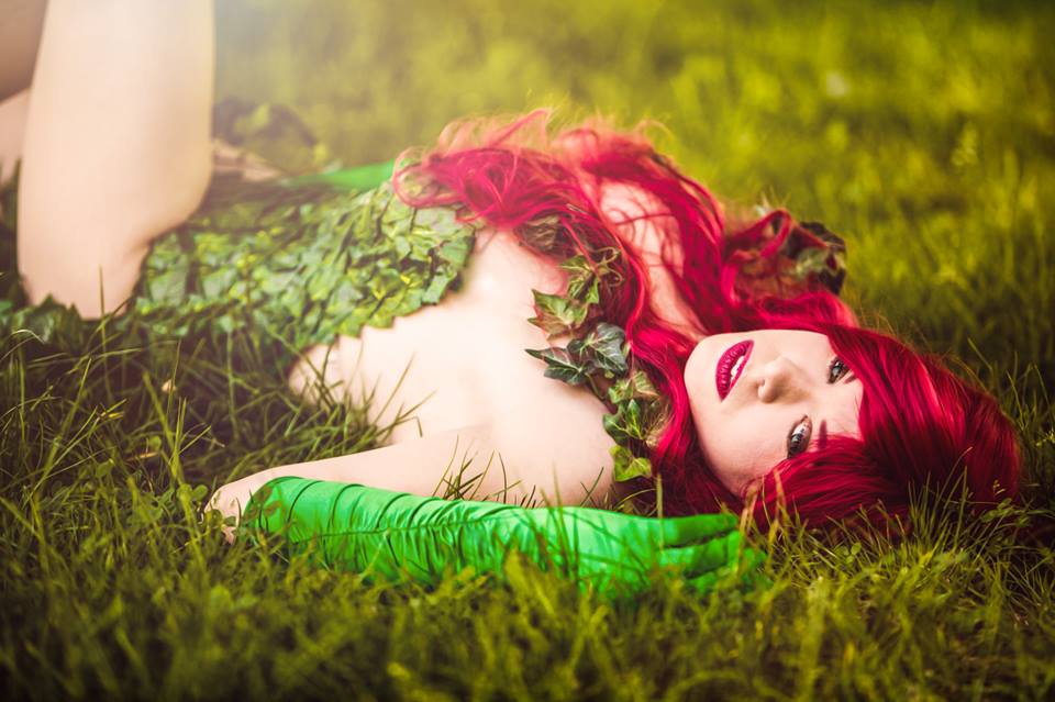 Lilly Fortune – Poison Ivy Burlesque – DC Universe