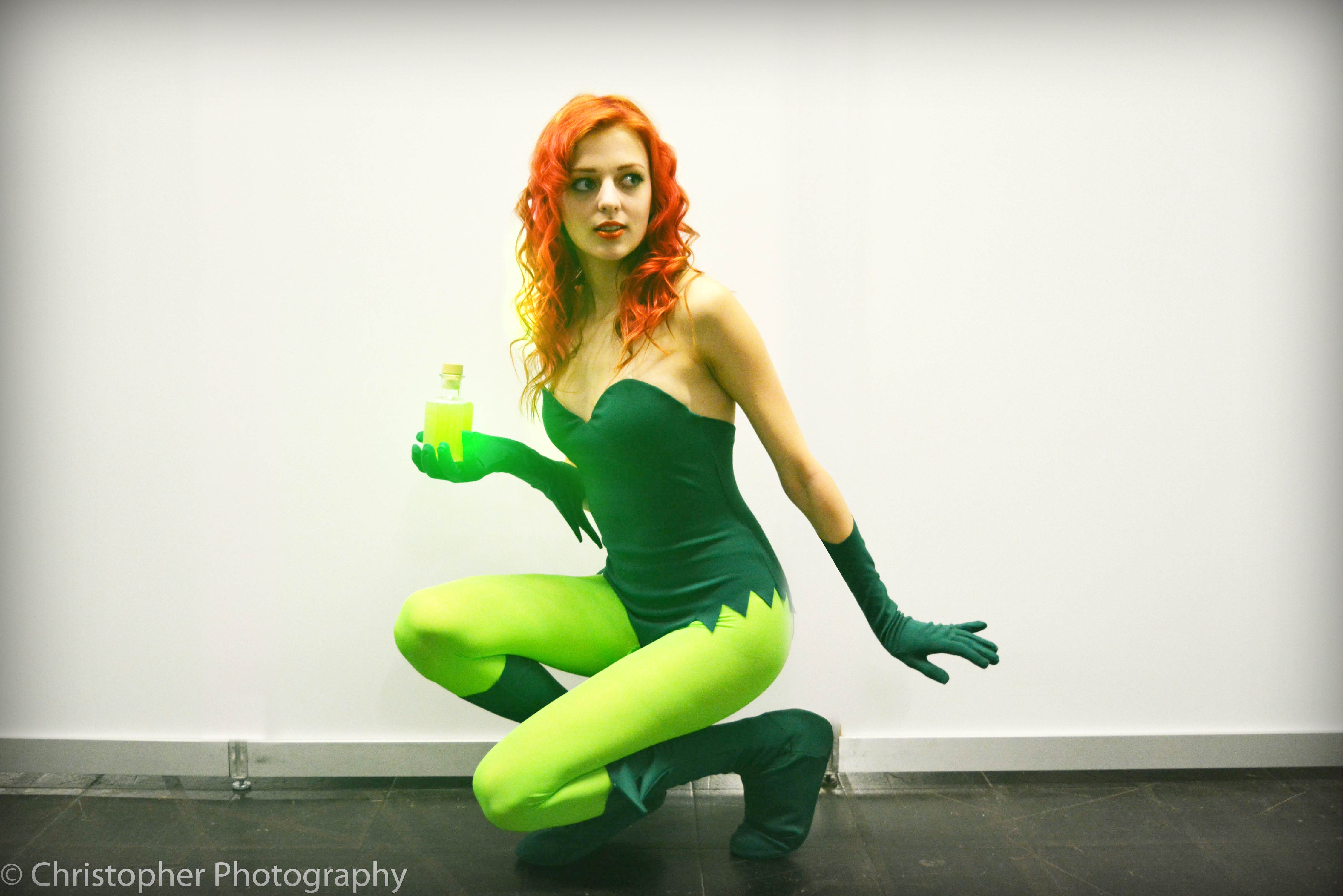 MidoriCosplay – Poison Ivy [Animated Series] – Batman: The Animated Series