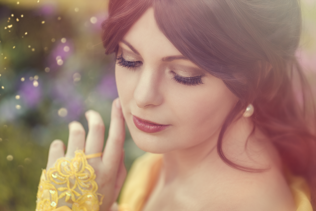 Creepy Princess Cosplay – Belle – Beauty and the Beast