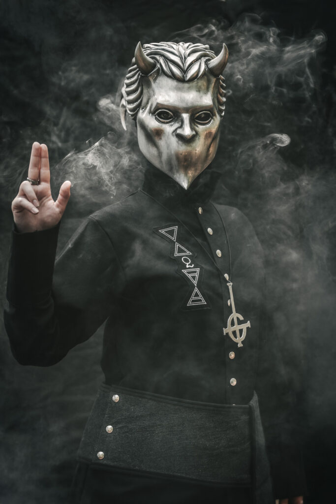 Riami Cosplay – A Nameless Ghoul & Papa Emeritus III – Meliora, Band Ghost