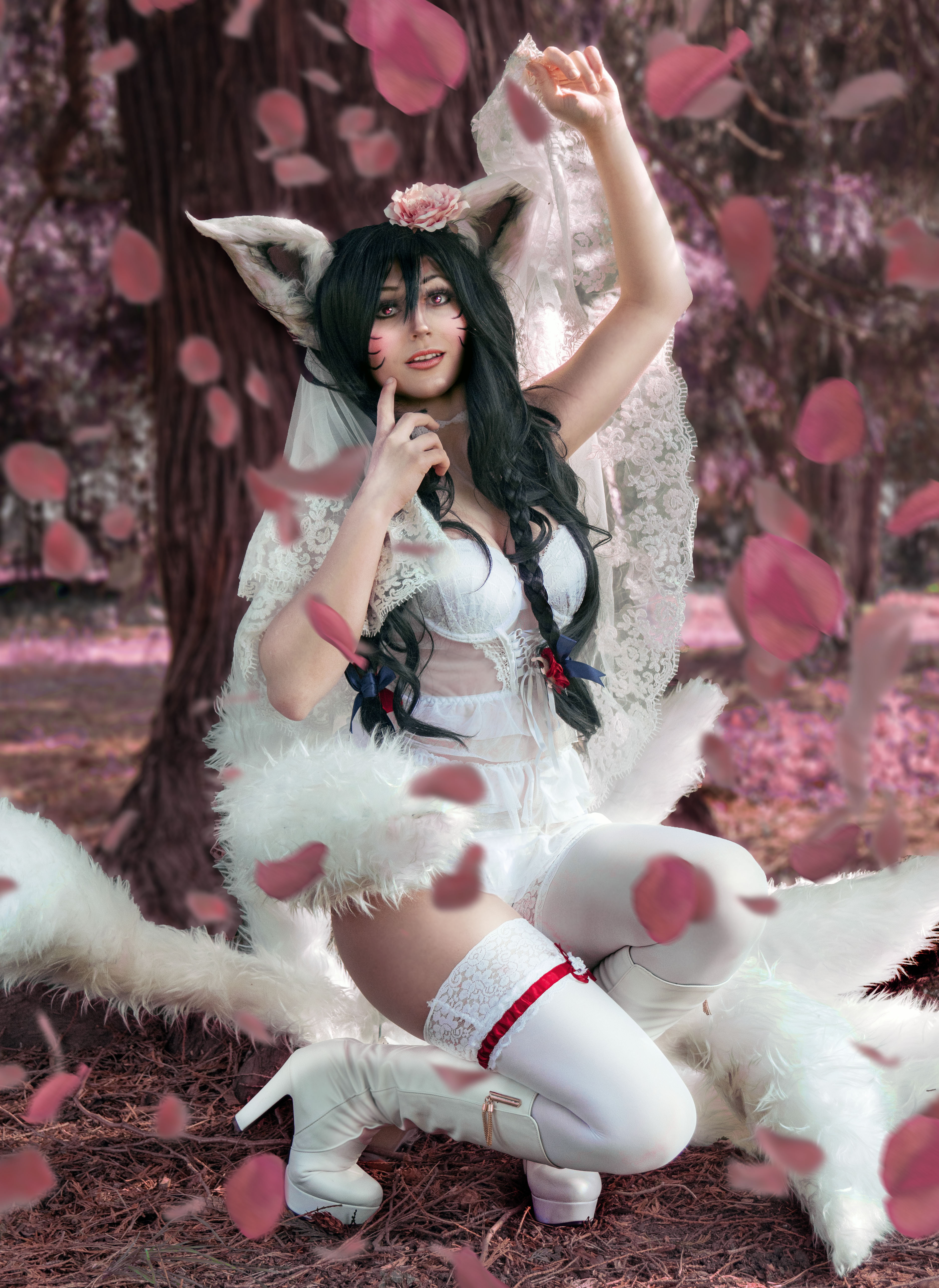 LienSue (Cosplay) – Ahri (Bridal OC) – League of Legends