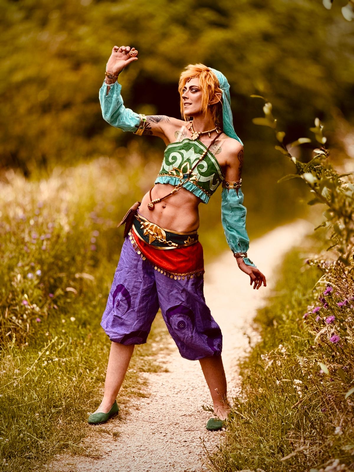 SnowFoxCosplay – Gerudo Link – Zelda – Breath of the Wild