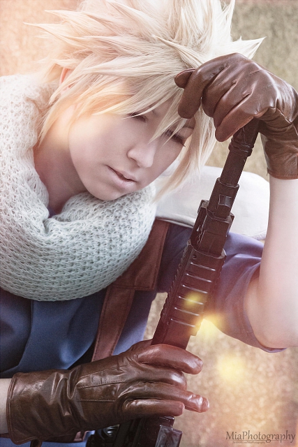 Traumblume Cosplay – Cloud Strife – Final Fantasy VII Crisis Core